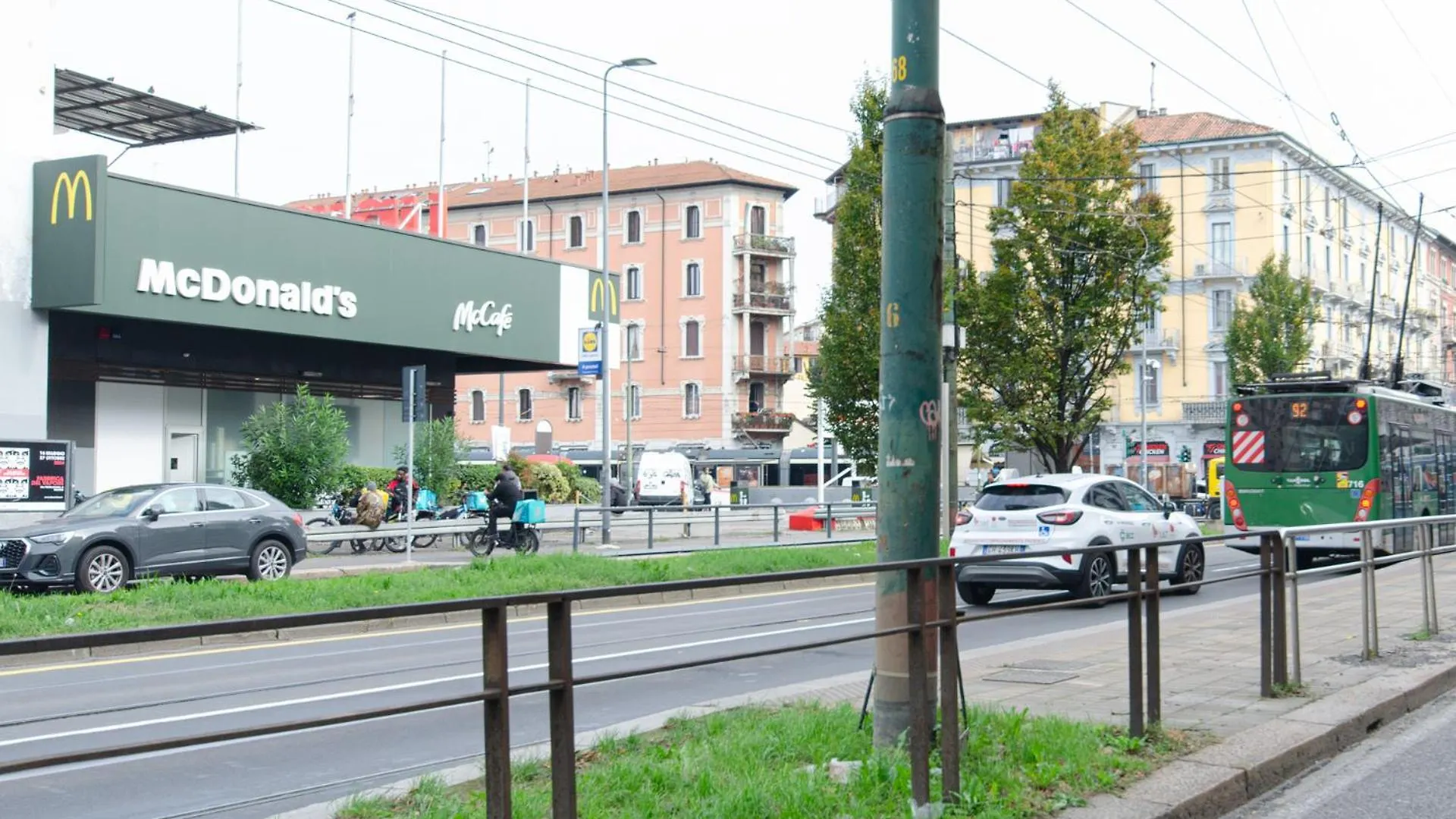 Vivimihome - Stelvio House Milano 0*,